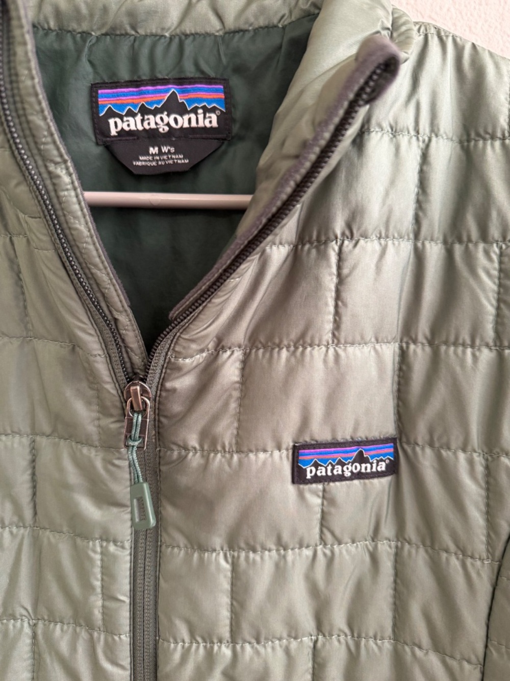 Patagonia W's Nano Puff Jacket, Sage Green - Picture 3 of 6